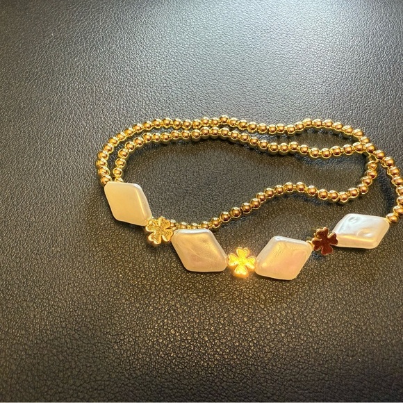 Gold and White Beaded Stretch Bracelet - Picture 2 of 2